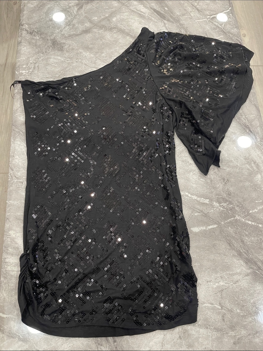bebe Black One-Shoulder Sequin Cocktail blouse